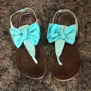 Blue bow sandal